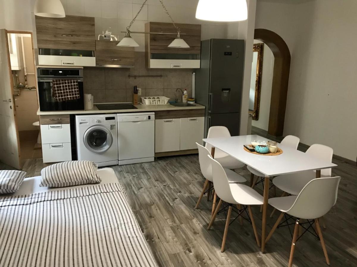 Chiro'S Apartment นาโวดาริ ภายนอก รูปภาพ
